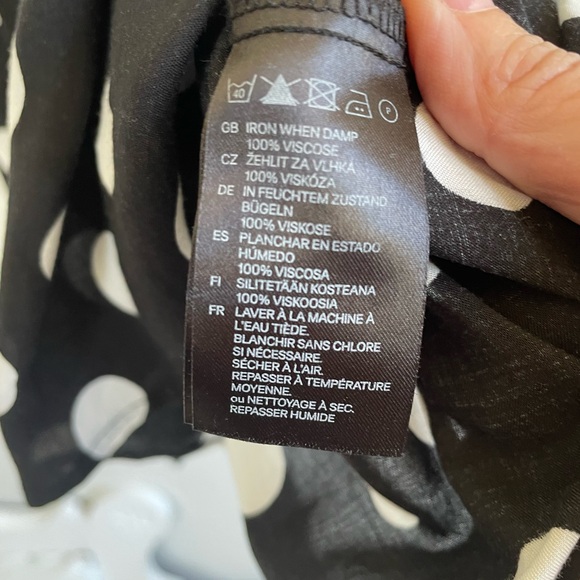 BLACK LONG SLEEVE BLOUSE TOP LARGE WHITE POLKA SOTS POCKETS HIDDEN BUTTONS - Picture 8 of 8